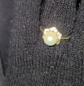 Faux Pearl Rhinestones Ring Gold Tone. CUSTOM JEWELRY